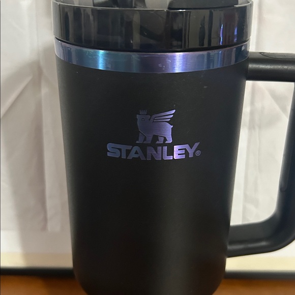 Stanley h2o 40oz Chroma cup with boot - Picture 2 of 4